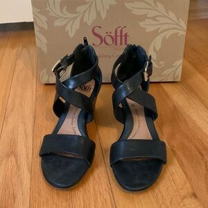 Women’s Sofft Mauldin Black wedge sandal. Size 7